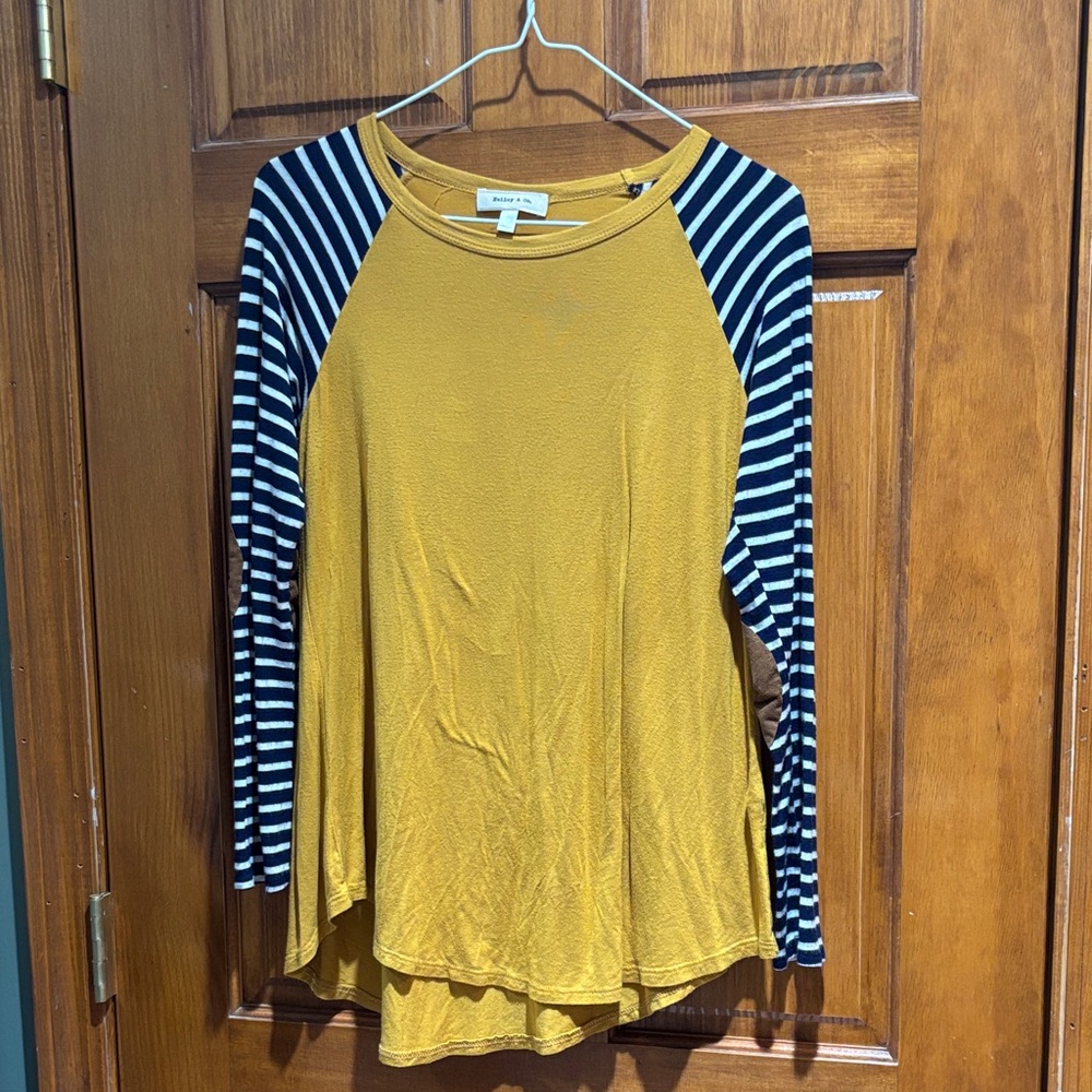 Anthropologie Mustard Top with Striped Sleeves❤️